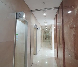 신사동 제이타워 사무실 복도